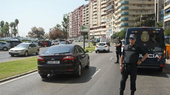 Un control de la Policía Nacional en Algeciras.