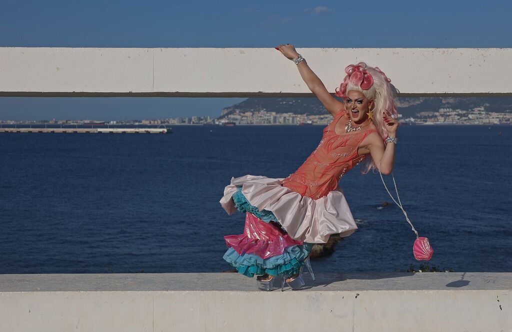 Im&aacute;genes de la  entrevista a la drag Pink Chadora en Algeciras